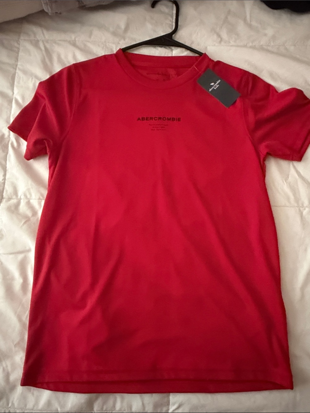 Abercrombie & Fitch Men's Bright Red Crew Neck Tee